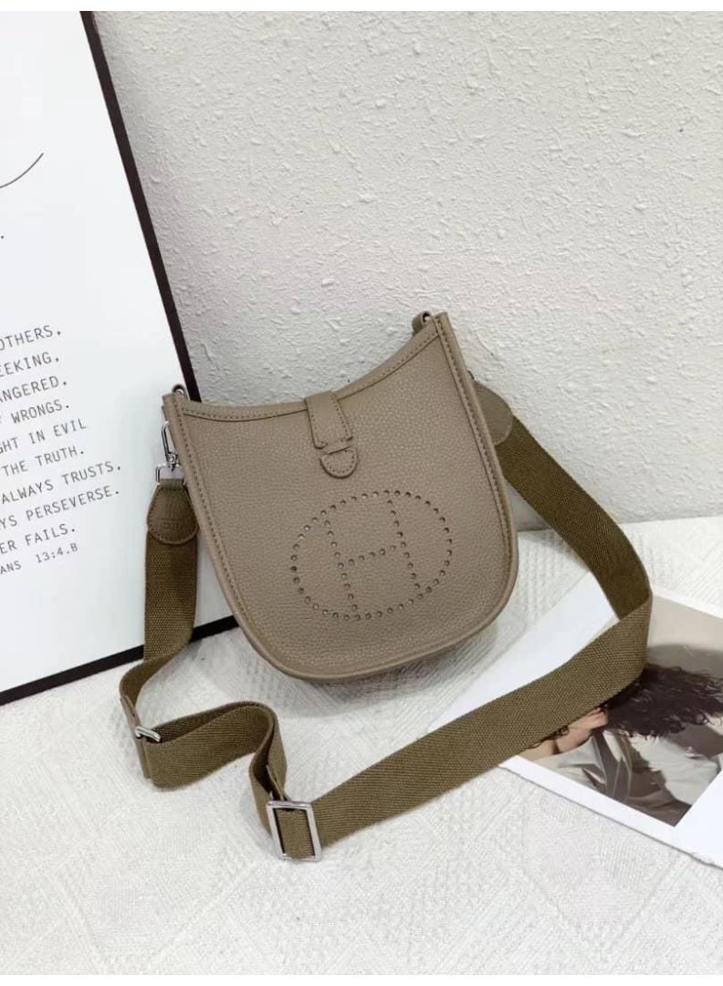 Stylish Beige Crossbody Bag with Adjustable Strap